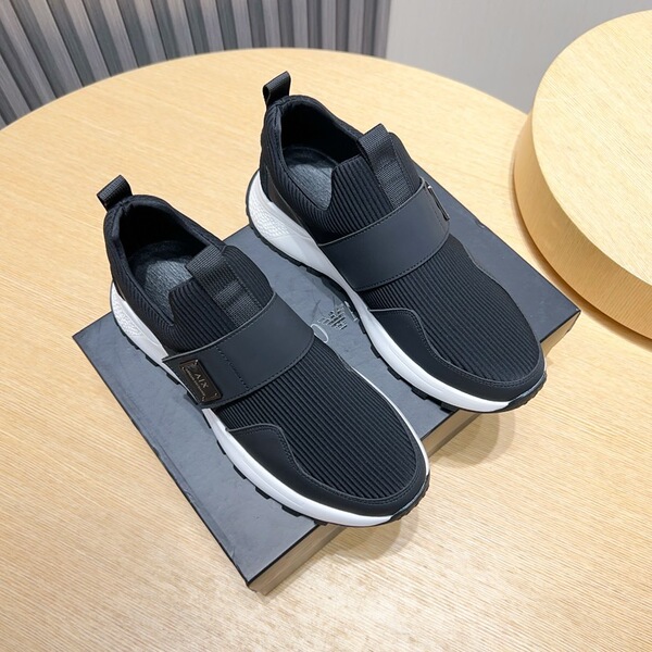 Fashionable shoes for leisure