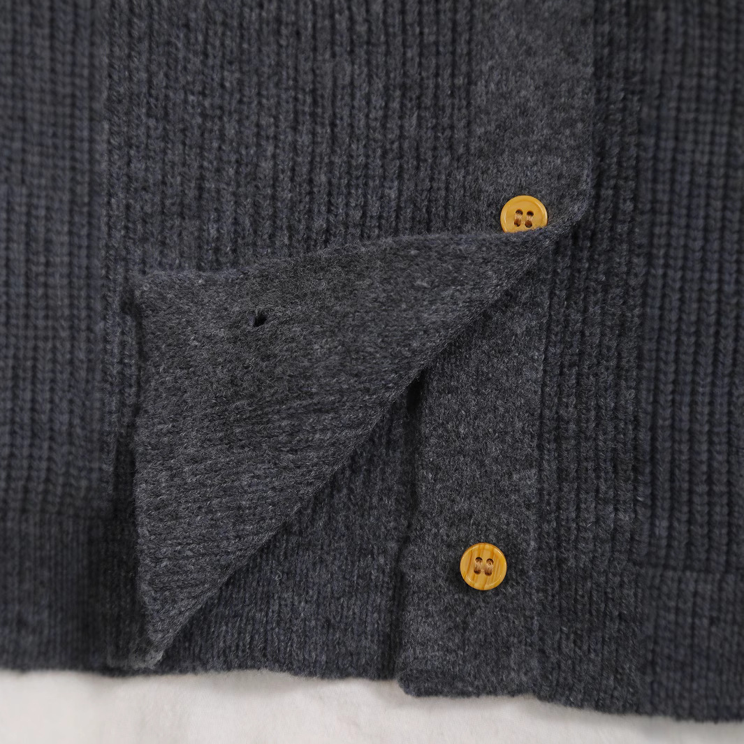 Knitted cardigan, with embroidery