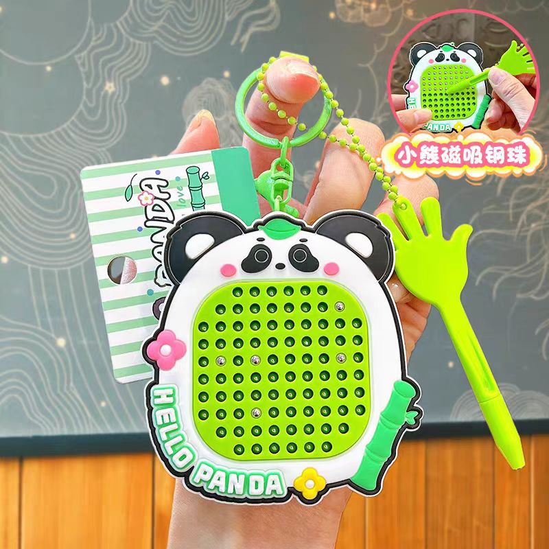 dibujos animados creativos bola de acero de atracción tablero de dibujo bolsas de llaves pequeño colgante descompresión tablero de dibujo magnético juguetes laberinto al por mayor