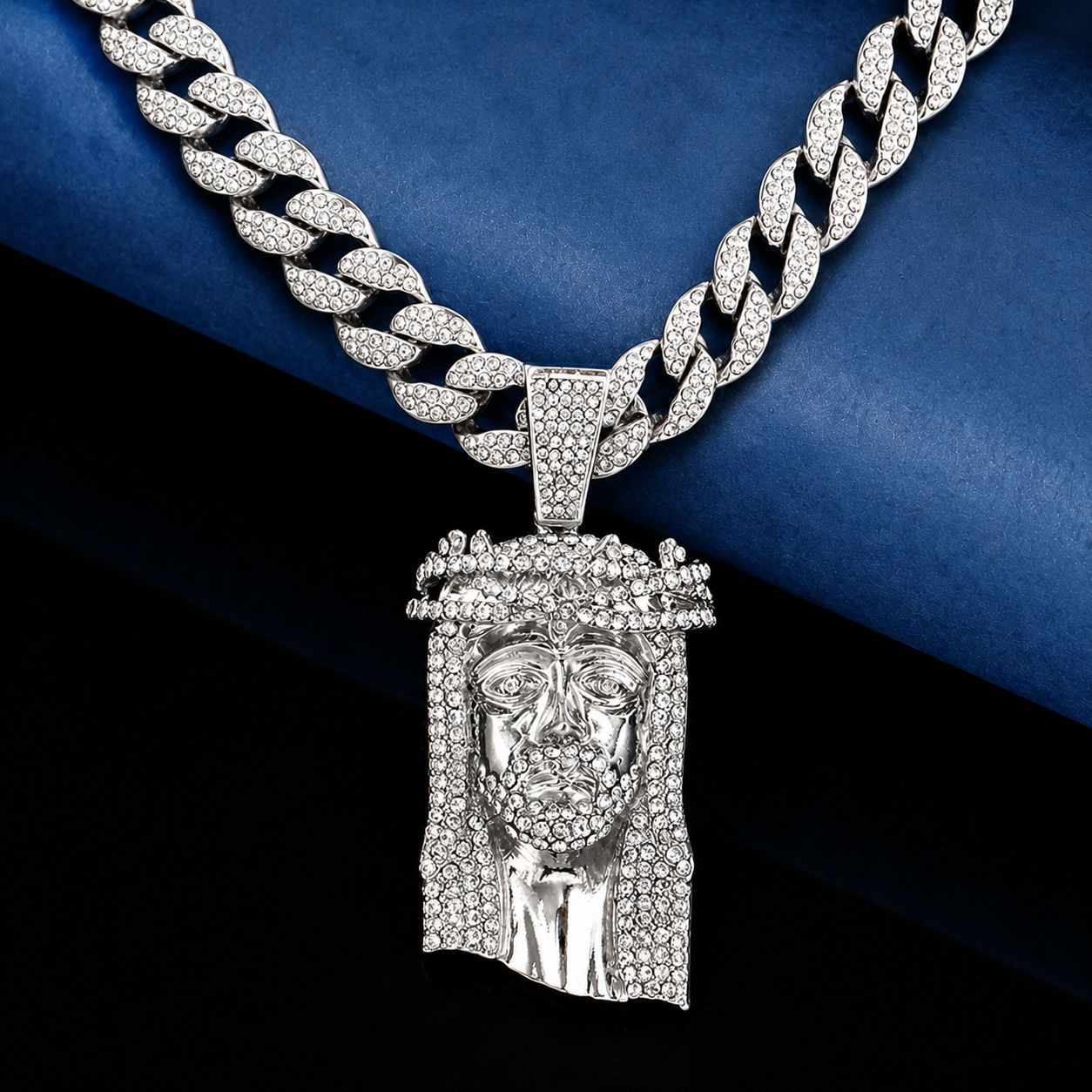 Joyería masculina transfronteriza personalidad exagerada avatar colgante de aleación de diamante hip hop personalidad colgante de hombre collar image 1