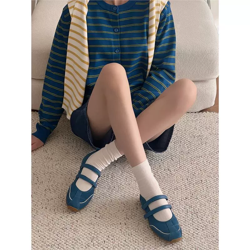 Можно разработать новую модель 2025 года и оптом неоформленные туфли Мэри Джейн из коровьей кожи, женские балетки, женские повседневные спортивные туфли.