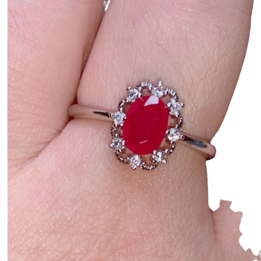 Modischer, vielseitiger Rubinring für Damen, origineller, facettierter Ring mit Einlegearbeiten, neuer, leichter Luxusstil, Modell Nr. 2_voghion.com