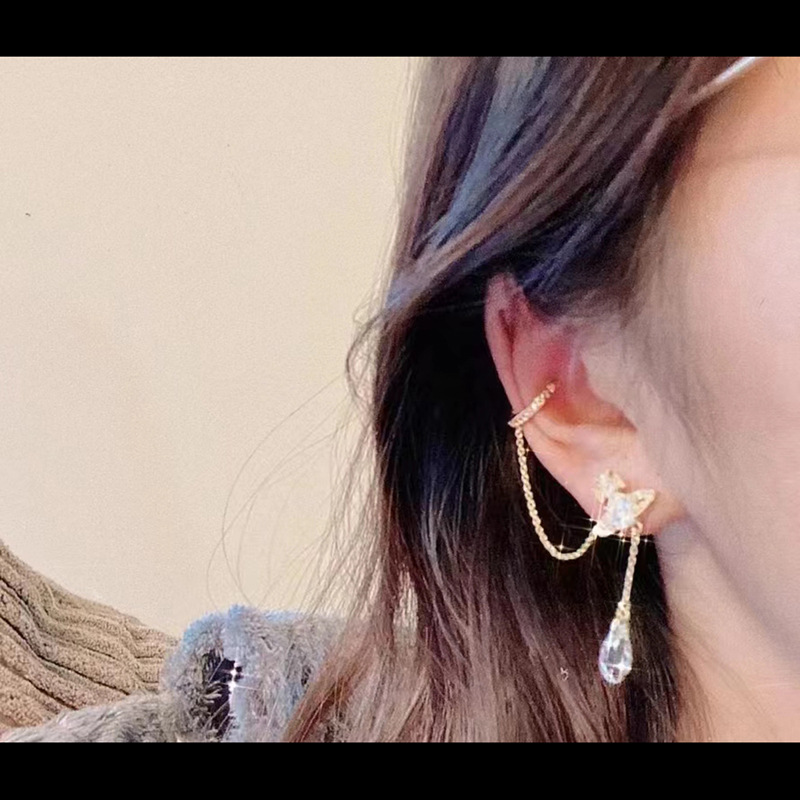 HENRIETTE马蹄扣水滴耳环-金800-6.jpg?x-oss-process=image/format,png