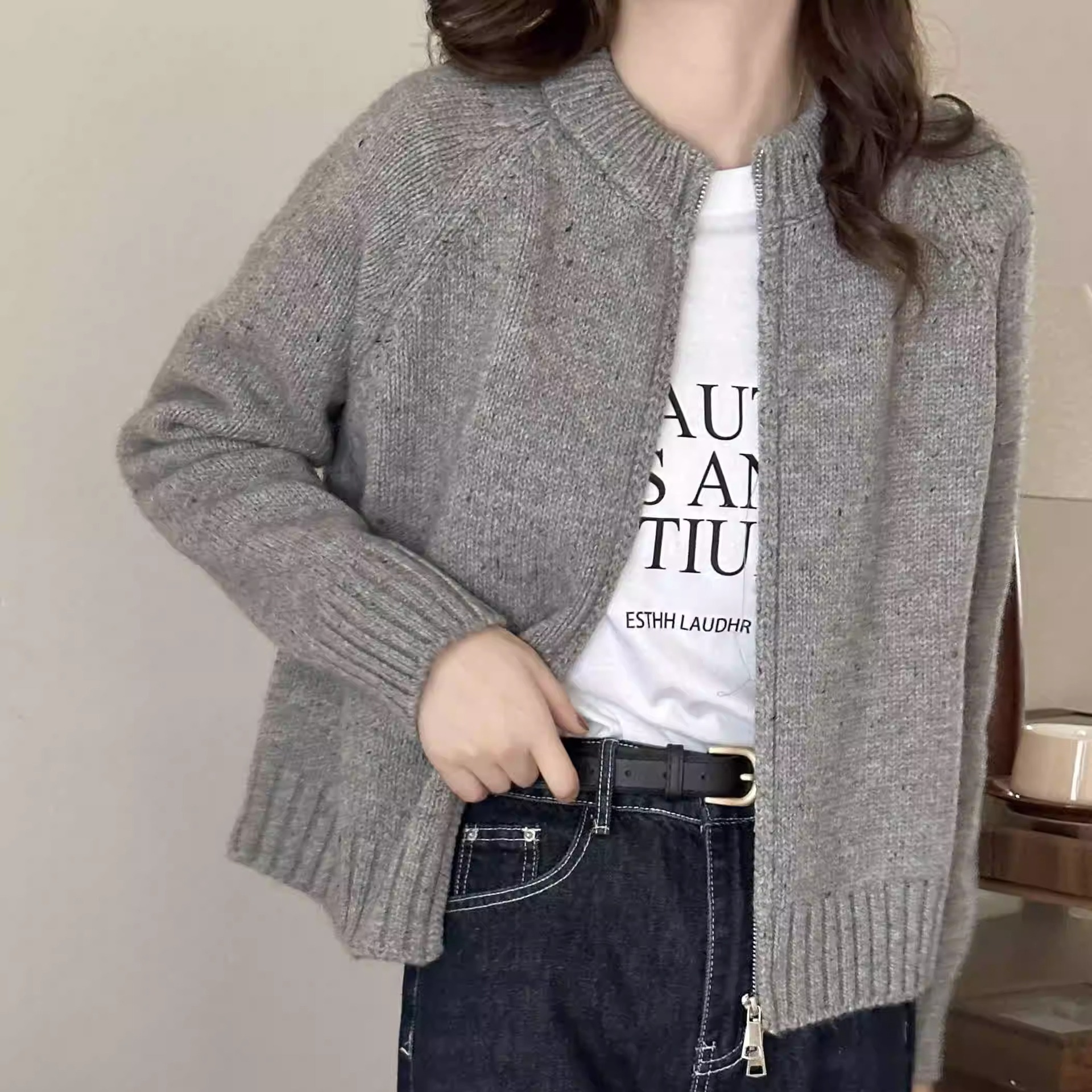 Short demi-season retro sweater with a round collar