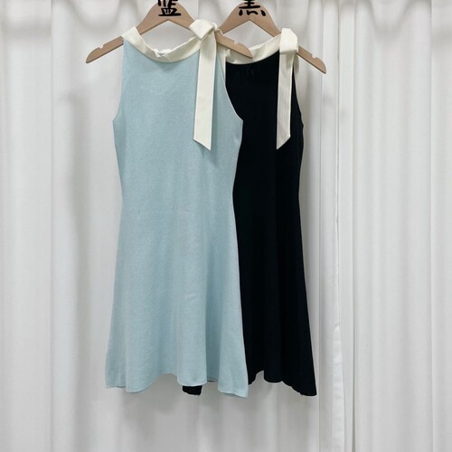 Bow-knot backless halter-neck knitted dress for women: summer, figure-flattering, edgy design, sleeveless, and chic mini skirt for outerwear