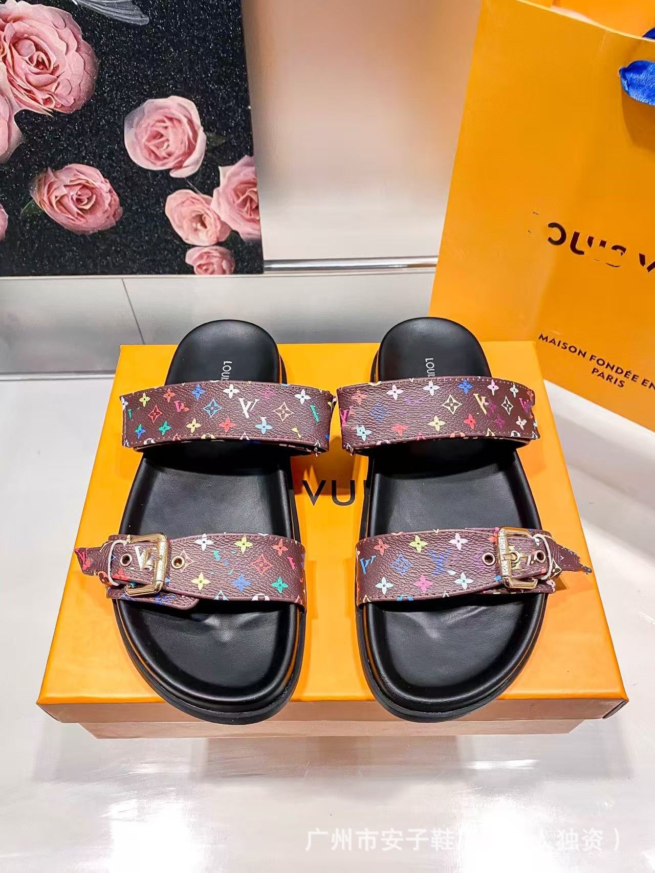 2024 nueva Europa, América, Oriente Medio, Nigeria, Singapur, Camboya, hebilla de cinturón de metal, velcro, zapatillas planas