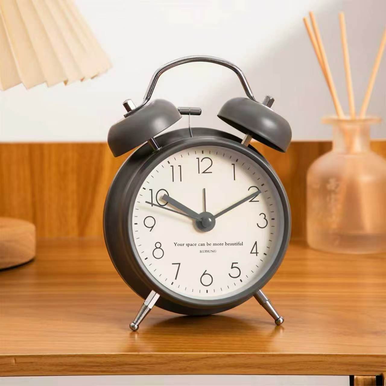 Reloj Despertador Digital de Escritorio de 4 Pulgadas de Metal con Iluminación y Alarma para Dormitorio
