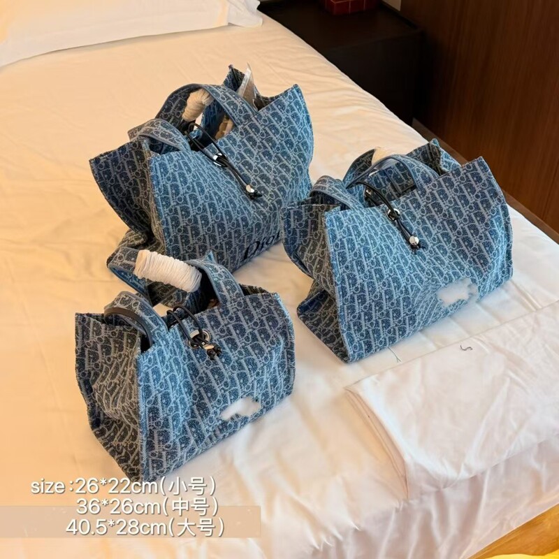 2026 new style shoulder bag, underarm tote bag, fashionable and versatile handbag, large capacity commuter bag, high-quality women's bag 2026 new style shoulder bag, underarm tote bag, fashionable and versatile handbag, large capacity commuter bag, high-quality women's bag