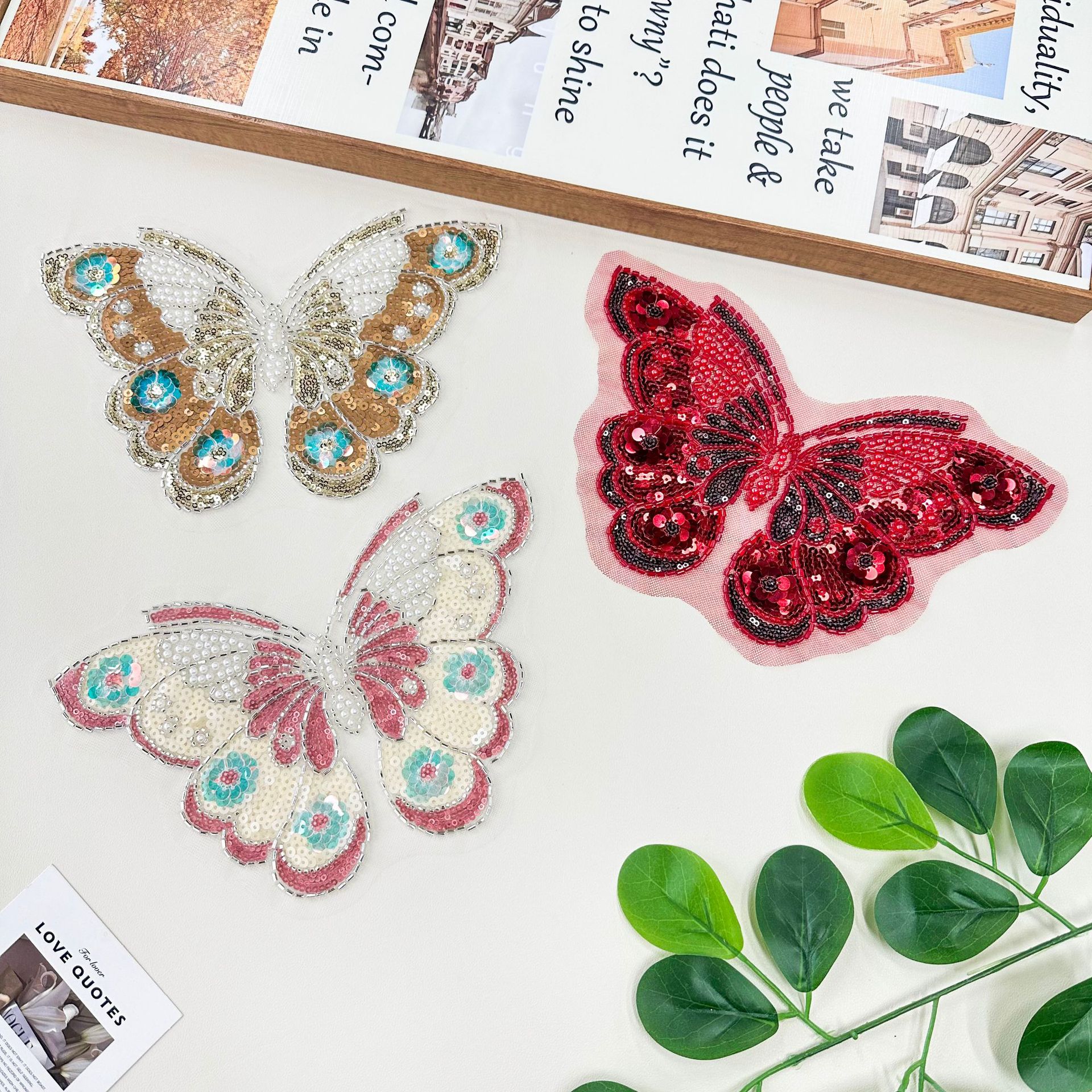 Spot al por mayor decoración de lentejuelas de color mágico pegatinas de tela de mariposa vestidos para niños camisas de vestir pegatinas decorativas en el pecho y la espalda image 4