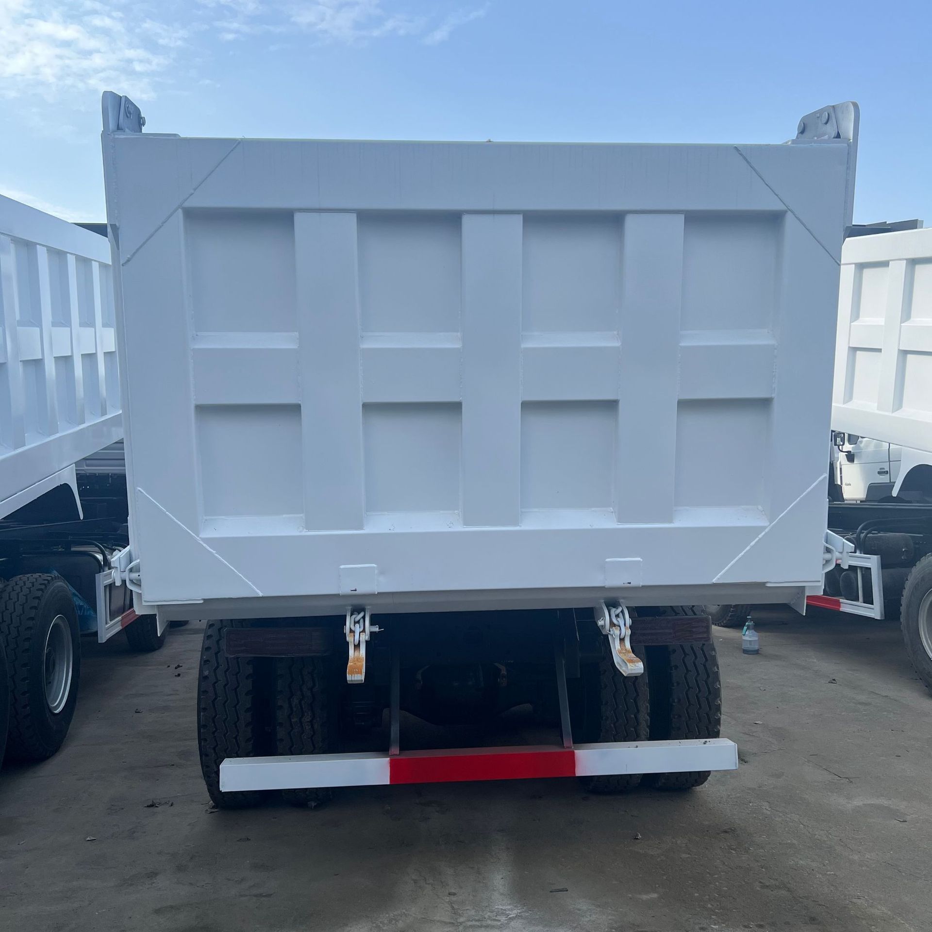 Exporting to Central Asia and Africa: Shaanxi Automobile Heavy Truck Dump Truck Delong H3000 Tipper Truck F3000 Mining Transport Dump Truck