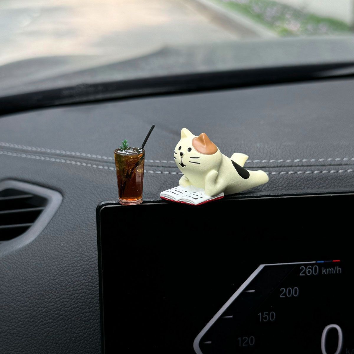 Serie "Ice Coffee" de accesorios para automóviles, consola central de automóviles 2024, nuevo automóvil de la diosa de las celebridades de Internet