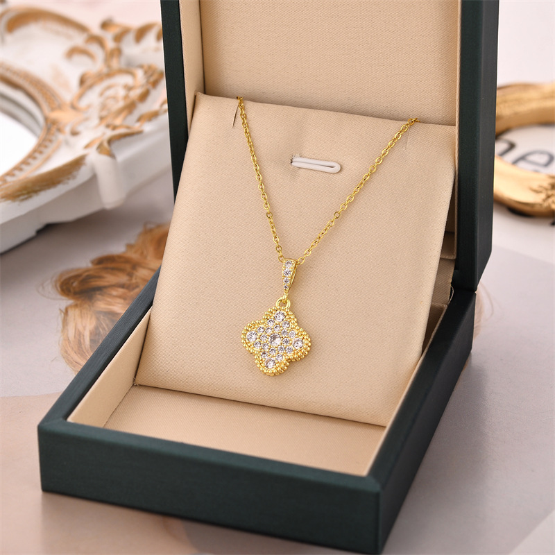 Collar de acero de titanio para mujeres simple y versátil estilo ligero de lujo nicho diseño de alta calidad no decoloración joyería de cadena de clavícula al por mayor
