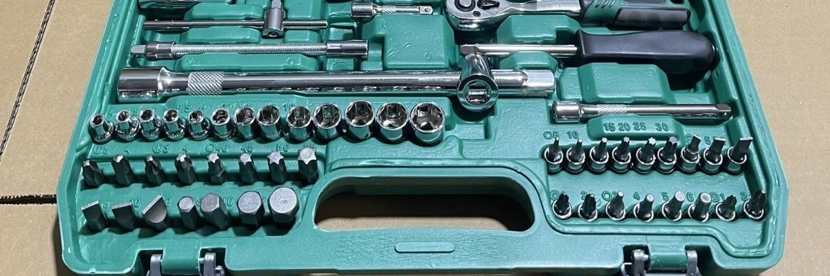 121-Piece Auto Repair Tool Set, Car Maintenance Repair Kit, Socket Set, Wrench Combination, Car Repair Wholesale