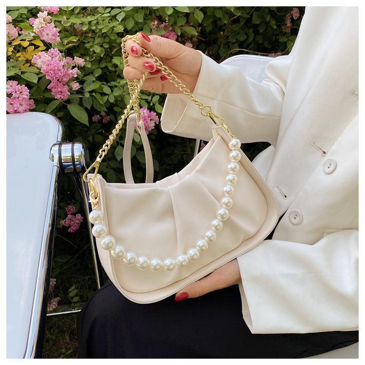 Fashion Gradient Color Pearl Chain Fold Cloud Bag display picture 7