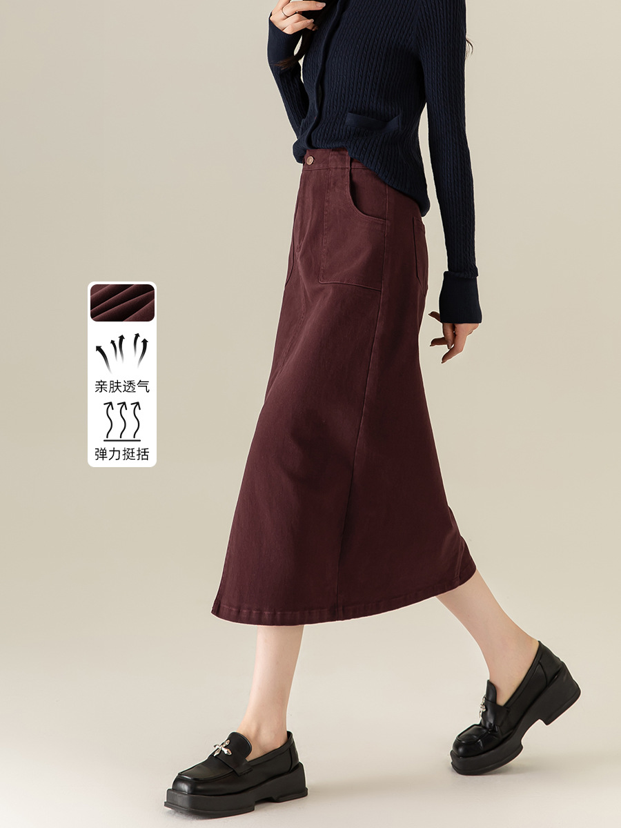 Váy denim đỏ nữ dài trung bình, cạp cao, xẻ tà, dáng thẳng — Màu đỏ Angora