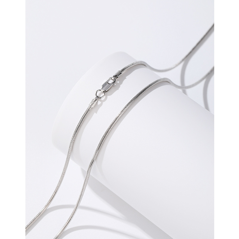 925 plata esterlina 1,5mm Cadena de hueso de serpiente redonda simple cadena de clavícula de los hombres de hip hop personalizado collar de alta calidad para las mujeres