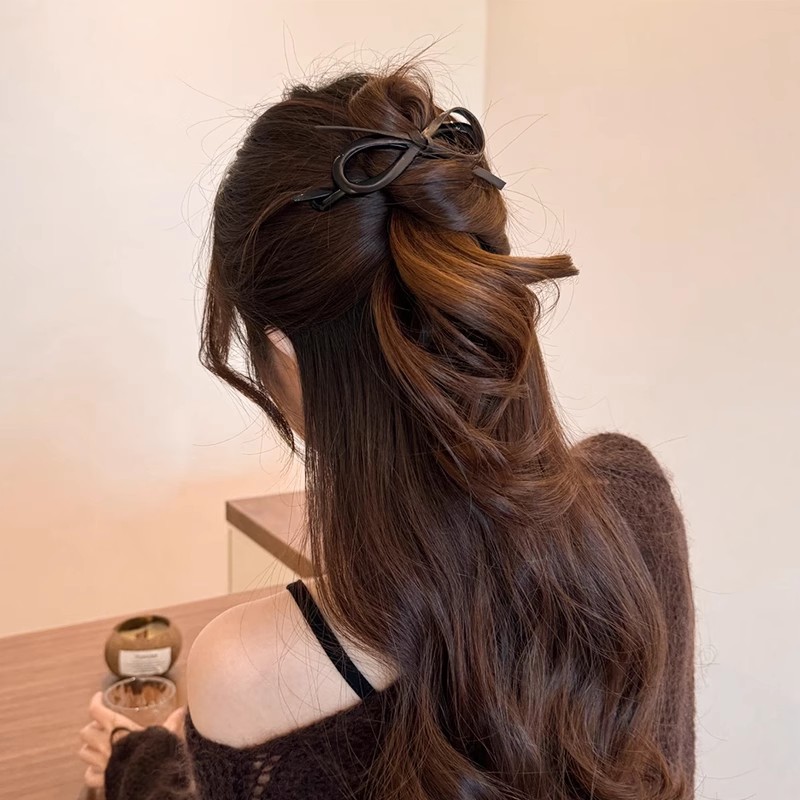 Temperamento abrazadera de cabello de arco para mujeres 2025 nuevo estilo de alto nivel de cabello de torsión abrazadera de cabello de cabello de cabeza