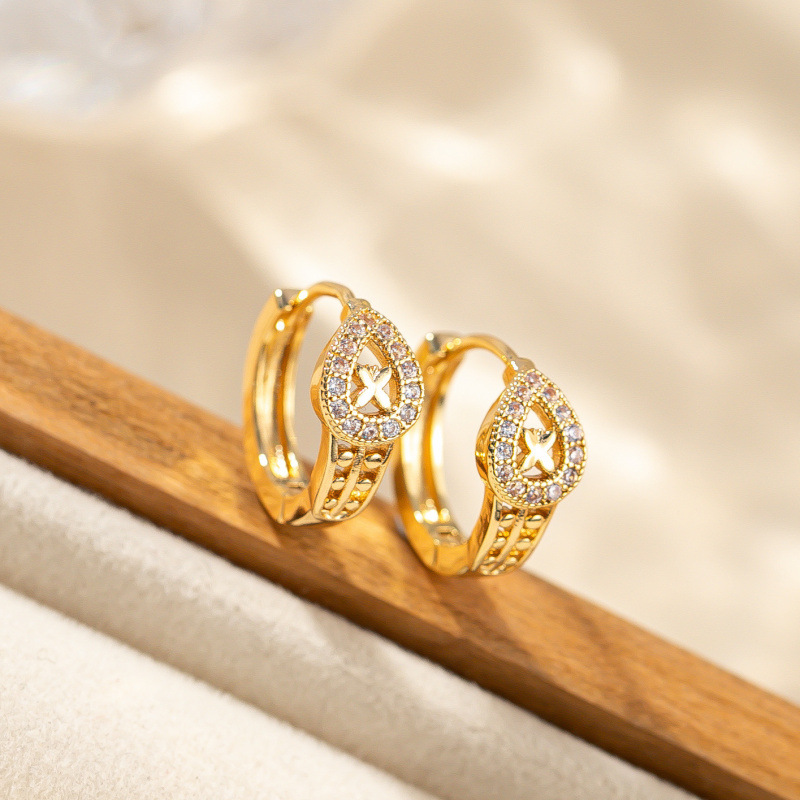 韩国东大门新款微镶水滴小耳扣时尚精致网红气质个性设计感耳饰女