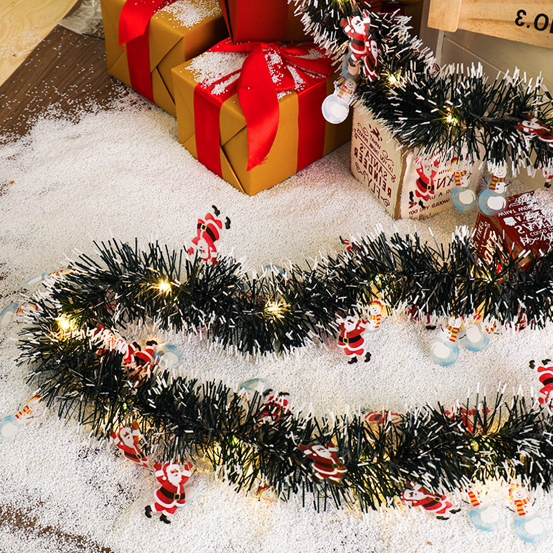 新しいクリスマスツリーのカラーバーledライトはクリスマスの装飾の雰囲気を越えて、専門的な装飾ストラップの背景を飾っています|undefined