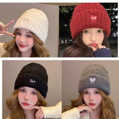 愛の刺繍アンコラレッドニットウール帽子女性のための秋と冬の大きな頭囲耳保護キャップ暖かいプルオーバー帽子