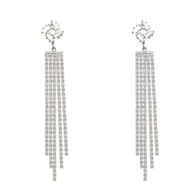 Europa y los Estados Unidos de largo diamante flash personalidad pendientes de diamante de frisa de moda femenina temperamento universal rojo en línea los mismos pendientes de orejas