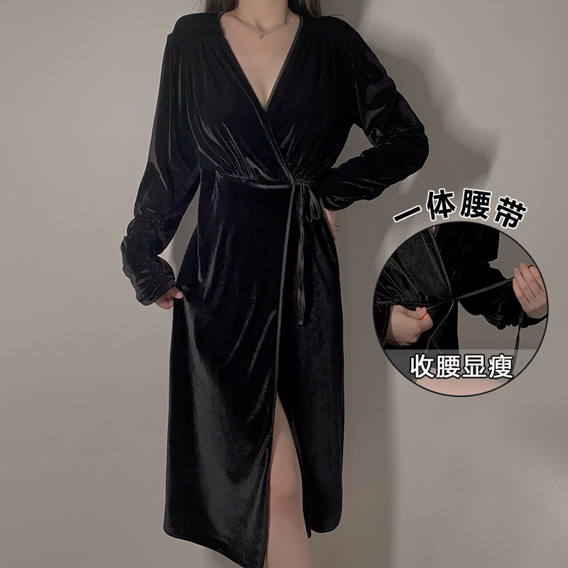 Guiruo Autumn and Winter New Velvet Intimates Sexy Long Lace-Up Deep V Cardigan Robe Women's Home Suit J2855