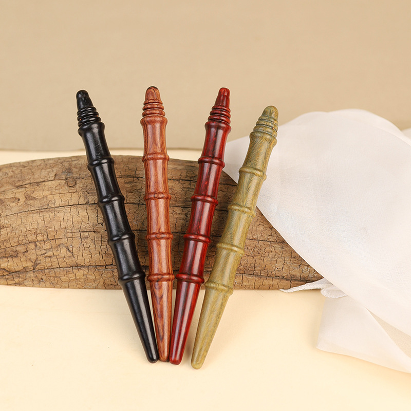 Cross-border wholesale sandalwood acupressure sticks, facial massage sticks, wooden acupoint and meridian sticks, foot massage sticks, and hand massage sticks.