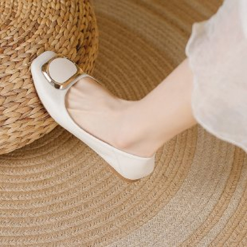 2026 primavera nueva red plana zapatos de soltero de mujer de hadas zapatos de trabajo de talón bajo cuadrados zapatos de beans perezosos