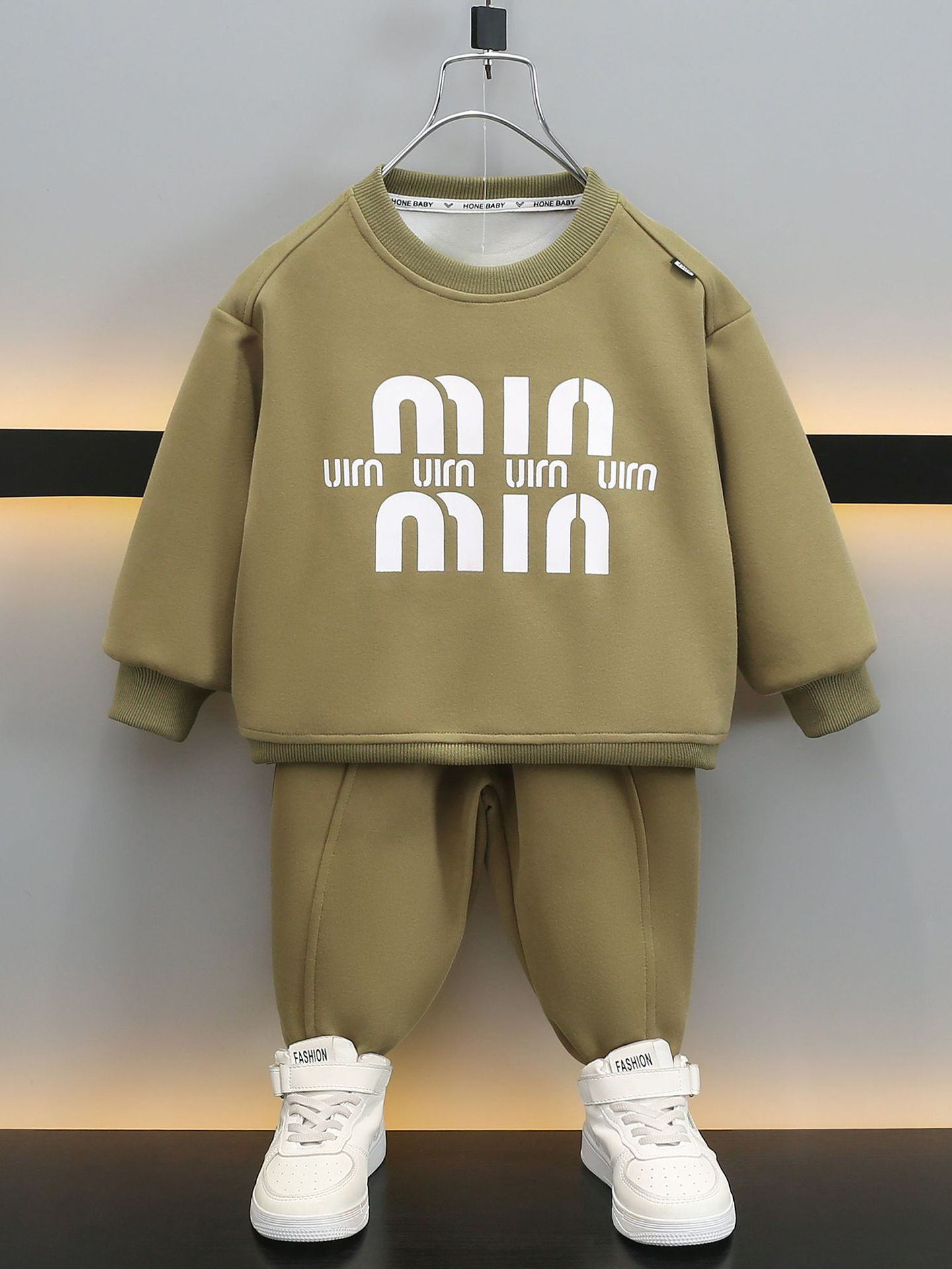 7076 ropa para niños traje para niños primavera y otoño 2025 nueva ropa de celebridades de Internet de moda para niños traje de dos piezas casual de primavera
