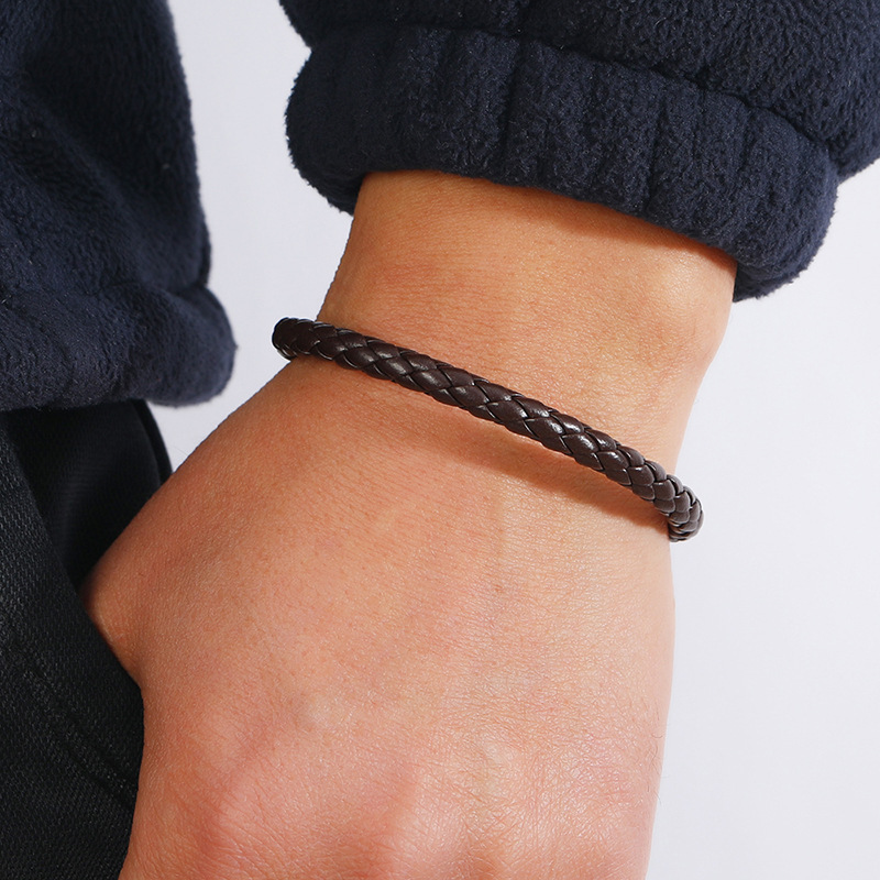 Men's Braided Leather Bracelet Waterproof And Hypoallergenic_voghion.com