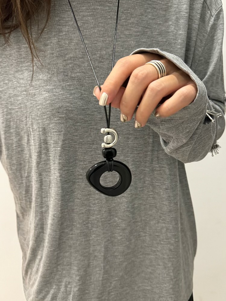 37# necklace-black