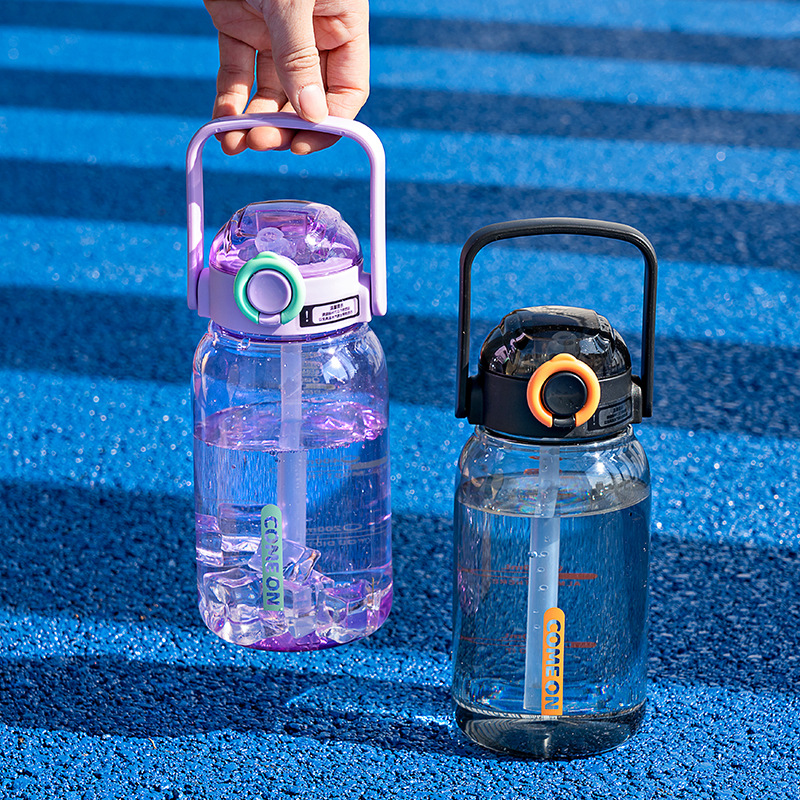 Qitong taza de plástico lindo pequeña tonelada taza de beber directa hervidor de plástico deportes al aire libre taza fuente fabricante 1000ml hervidor de agua