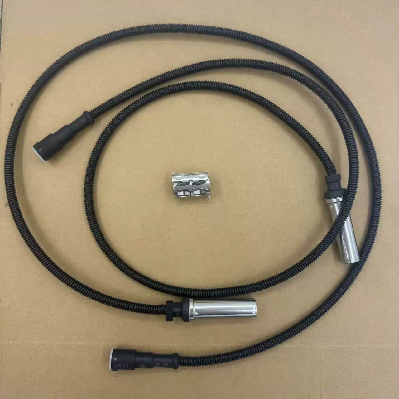 ABS传感器9015421717卡车汽车轮速传感器配件直头弯头