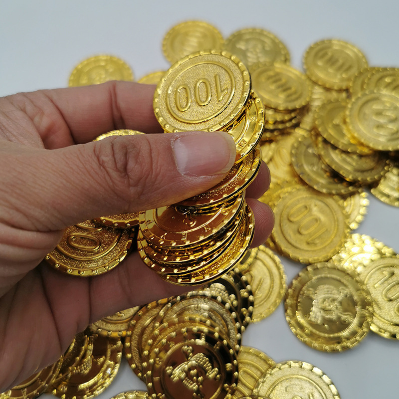 Pirate gold coin toy Halloween props chips 100 yuan 50 yuan 20 yuan 10 Yuan 5 yuan 1 yuan face value reward Pirate gold coin toy Halloween props chips 100 yuan 50 yuan 20 yuan 10 Yuan 5 yuan 1 yuan face value reward