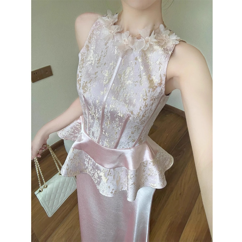 [Liu Guang Ban Xia 2.0] Quiet Luxury Gilt Jacquard Sleeveless Waist Top + Satin Skirt for Engagement Formal Occasions