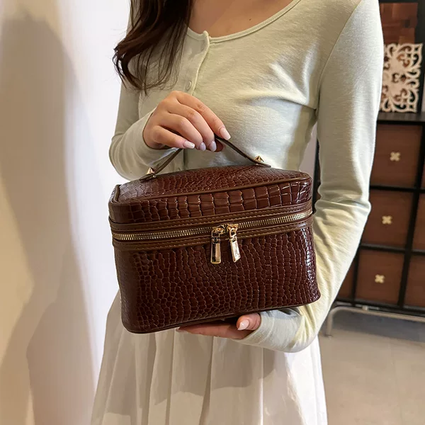 2026 Cross-Border Amazon Crocodile Pattern High-End Makeup Bag Large Capacity Beauty Tool Storage Bag Toiletry Bag