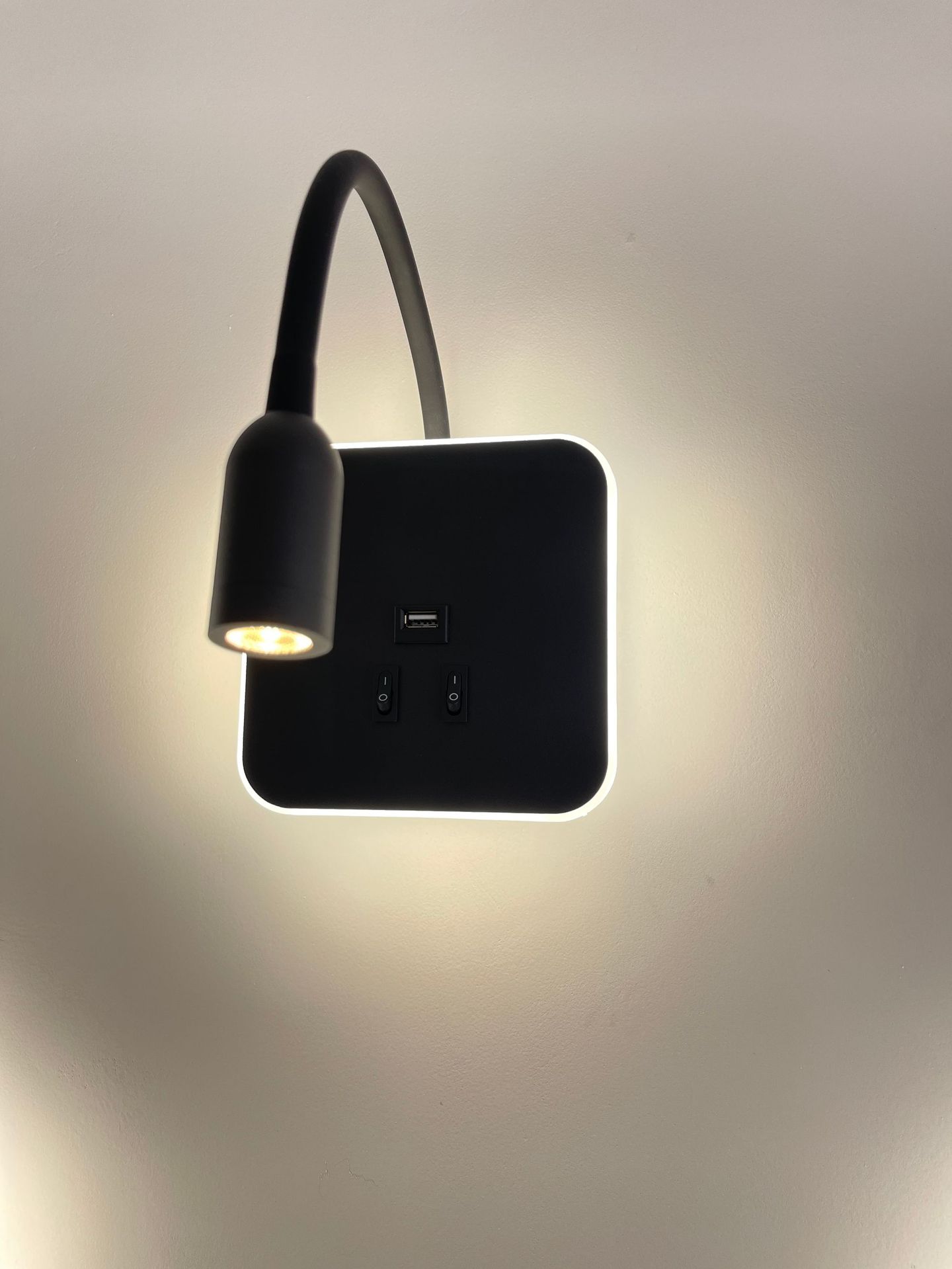 Lámpara de pared LED para lectura, carga de teléfono móvil USB, transfronteriza, para mesita de noche de hotel, estudio interior, dormitorio