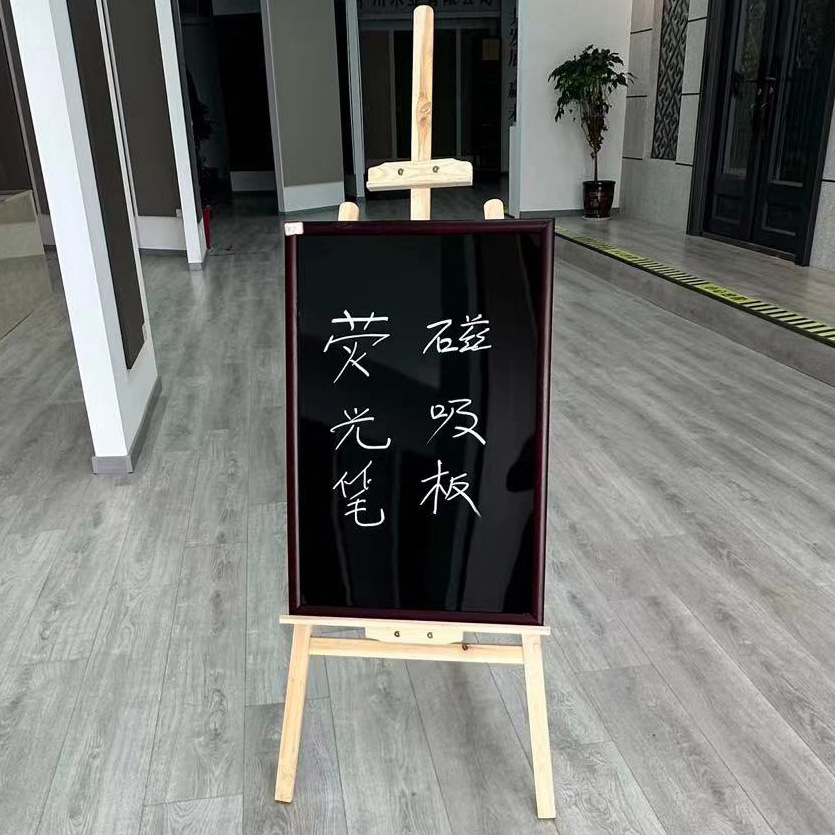 �ڰ�չʾ��羳A�Ϳ��С�����������д�����̯���ƴ���չʾ