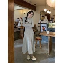 磨毛坑条针织法式简约气质连衣裙2025韩版内搭收腰显瘦字打底长裙