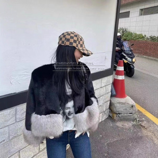 �����ۡ�һ�����l�n���|���Tͬ��Ƥ�ݕr��ƴ�Ӻ���ë��ɫ�h��ë