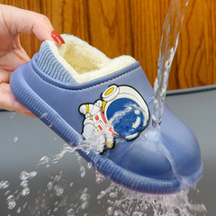 子供の綿のスリッパの男の子の包みと冬の防水の家の外は滑り止めの柔らかい底の中の大きい子供の保温と綿の靴を着ます。