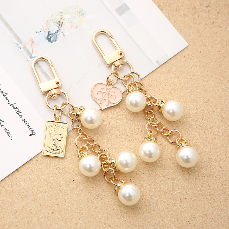 ins Crystal Pearl keychain wholesale cute heart phone chain Love bag pendant car key pendant ins Crystal Pearl keychain wholesale cute heart phone chain Love bag pendant car key pendant