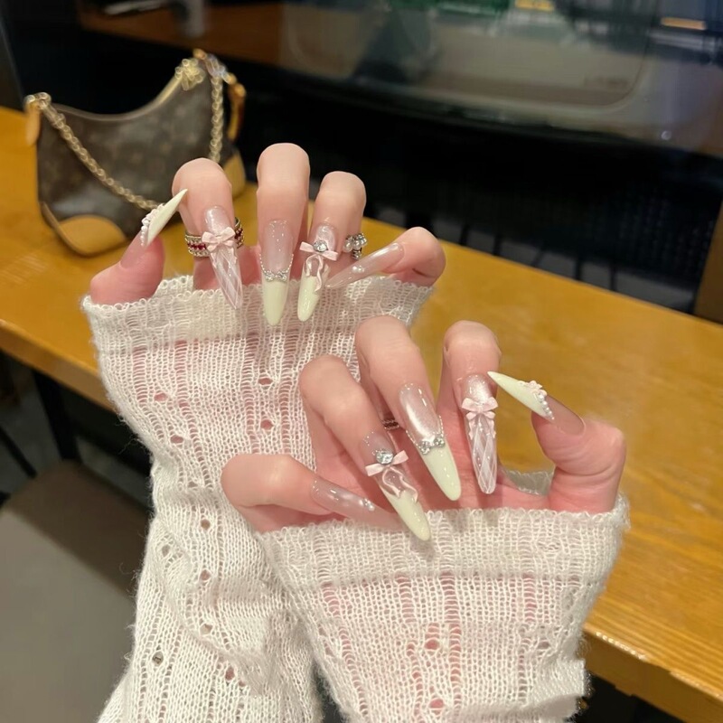 【Pink Satin Sweetheart】Handmade French-Style Cat-Eye Nails with Cute Bowknots, White Color That Enhances Complexion and Adds an Elegant Vibe