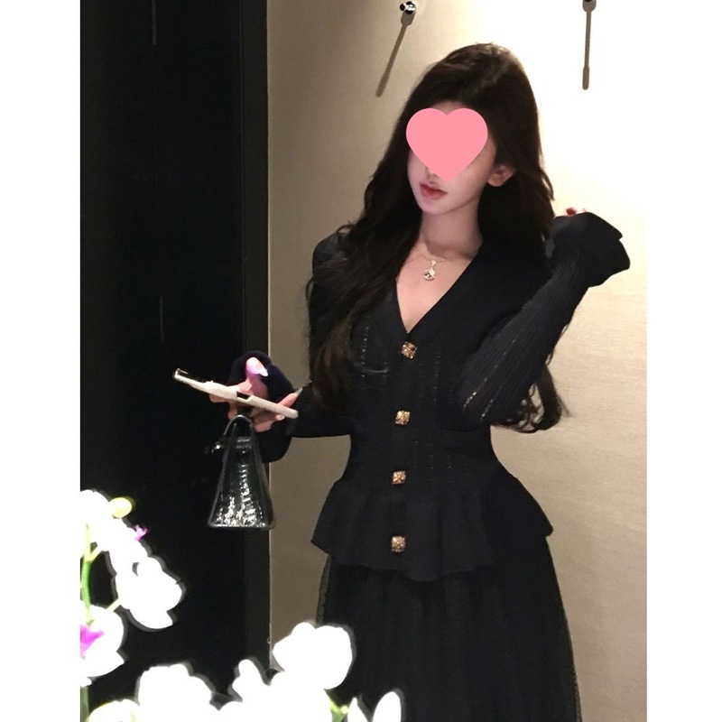 秋装新款法式赫本高级感荷叶边黑色针织衫温柔长裙套装|undefined