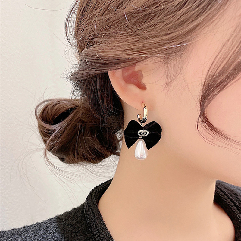 10A210 black (3)