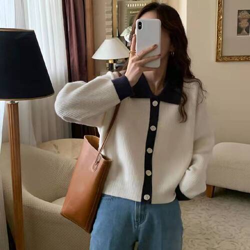 A new Japanese school-style, stylish and youthful knitted cardigan with a three-dimensional beaded floral sweater coat for women in the autumn of 2022 pic 19