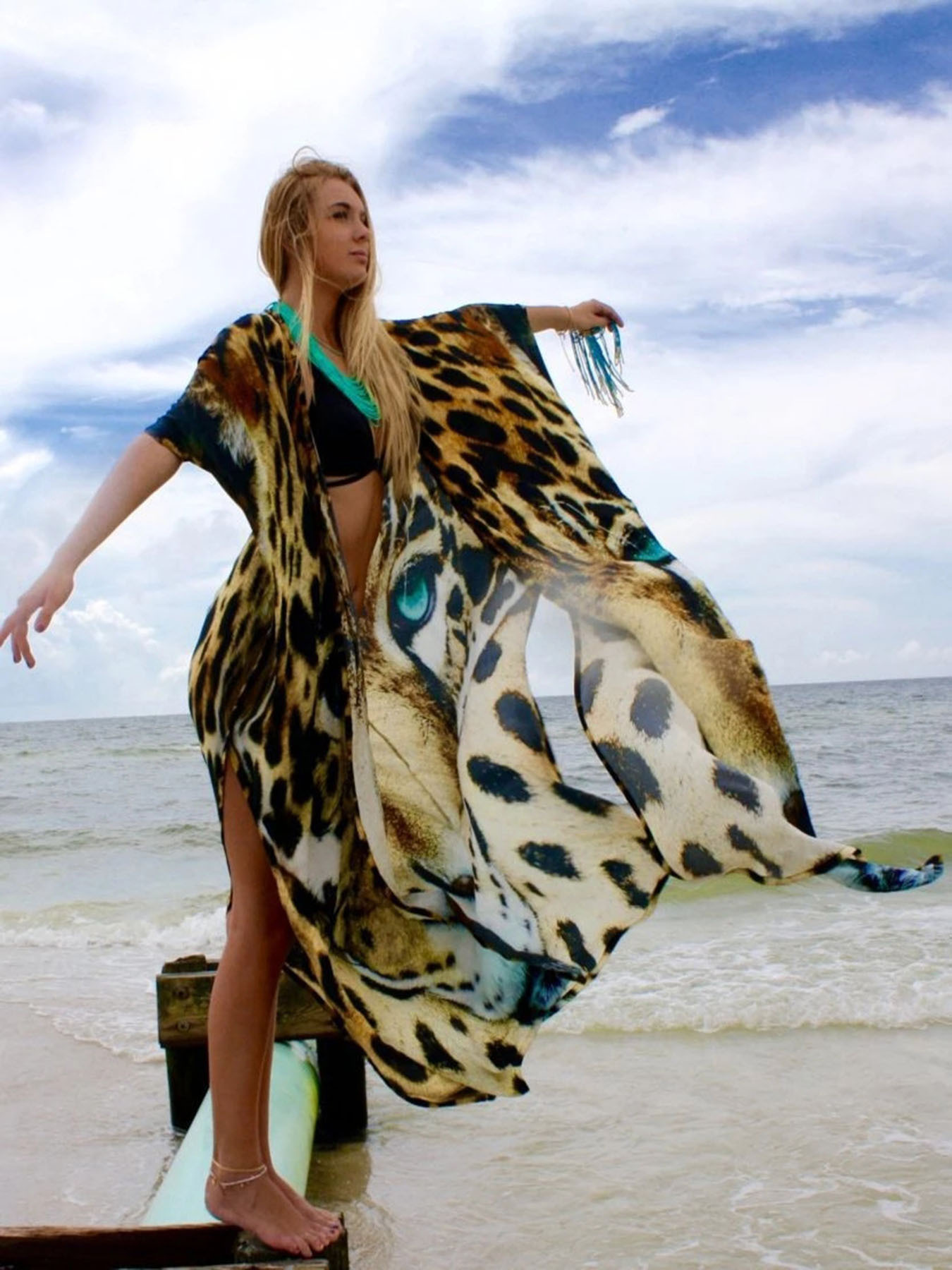 Posicionamiento transfronterizo europeo y americano cabeza de tigre estampado falda de playa camisa de protección solar cárdigan sexy suelto falda de vacaciones traje de baño mujer 5D76
