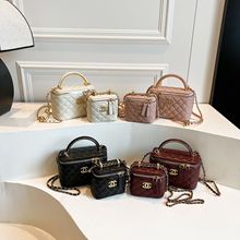 �羳С���L������Ӱ���Ů2025�¿�r�����朗l���ٴ�μ�б���
