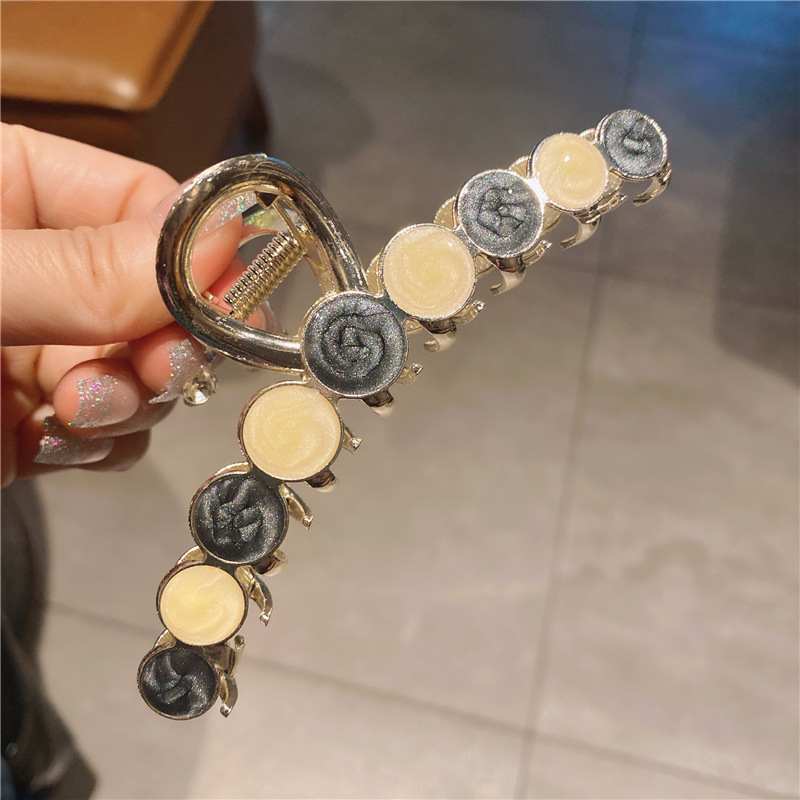 Internet celebridad clip de metal grande clip de tiburón japonés y coreano elegante temperamento espalda Cabeza pelo agarre de alto grado horquilla tocado