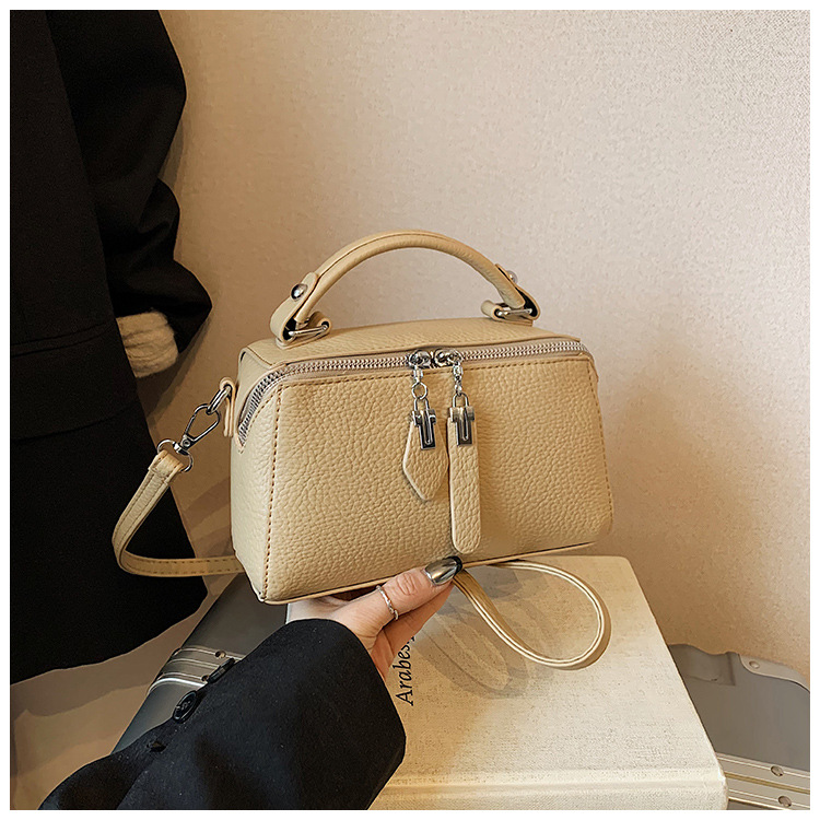 Korean retro fashion hand-held box bag for women 2025 new trendy and versatile small square bag, a niche and simple crossbody bag undefined